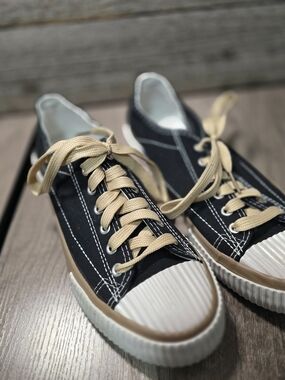Canvas Sneakers in Black and Tan - Non Brand, Fits Like US Women's Size 9 to 9.5